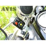 Усилитель AVIS Electronics AVS111 c влагозащищенным пультом управления с креплением на руль и встроенным MP3 плеером
